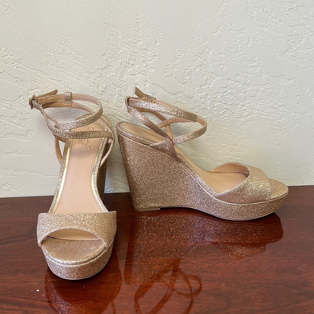 Badgley Mischka gold glitter wedges, size 7.5, EUC